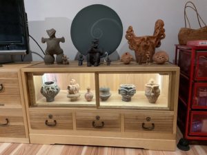 三つ重ねの桐たんすからTV台、飾棚、四つ脚のチェストに再生