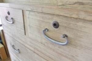 三つ重ねの桐たんすから小さな仏壇を作製