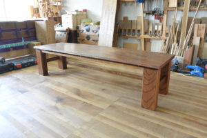 古民家の床板をTV台に改造