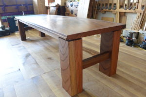 古民家の床板をTV台に改造