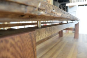 古民家の床板をTV台に改造