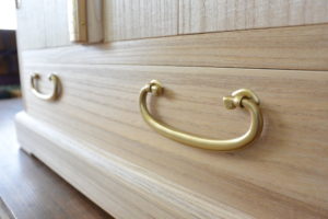 三つ重ねの桐たんすから小さな仏壇を作製