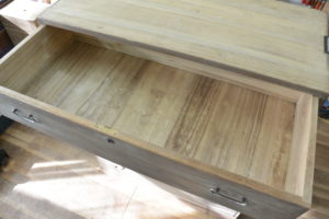 二つ重ねの桐たんすを小袖箪笥とTV台にアレンジ