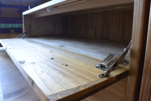 二つ重ねの桐たんすを小袖箪笥とTV台にアレンジ