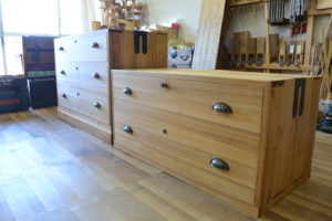 二つ重ねの桐たんすを小袖箪笥とTV台にアレンジ