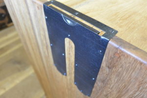 二つ重ねの桐たんすを小袖箪笥とTV台にアレンジ