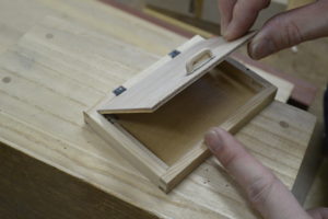 時代箪笥調の名刺ケース