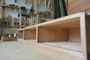 桐たんすを北欧家具調チェストとベッドサイドチェストに改造