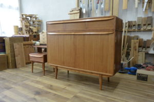 桐たんすを北欧家具調チェストとベッドサイドチェストに改造