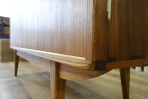 桐たんすを北欧家具調チェストとベッドサイドチェストに改造