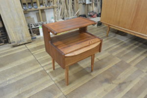 桐たんすを北欧家具調チェストとベッドサイドチェストに改造