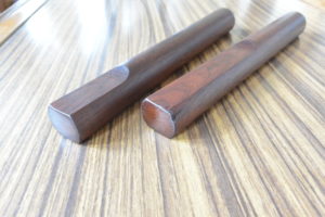 ひびの入ったクラベスを文鎮に再生