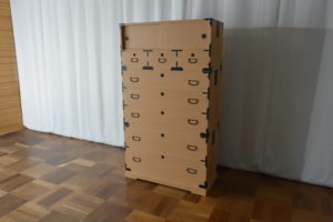 三つ重ね総桐箪笥の復元