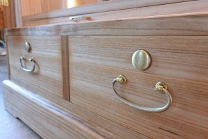 桐箪笥から仏壇に再生