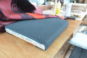 桐箪笥からスツールに再生