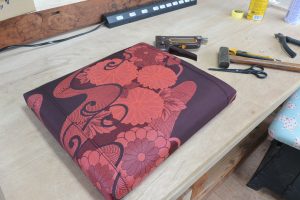 桐箪笥からスツールに再生