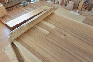 桐箪笥からスツールに再生