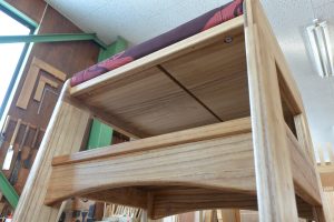 桐箪笥からスツールに再生