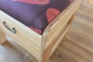 桐箪笥からスツールに再生