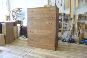 三つ重ね整理箪笥の中台と下台のみで二つ重ねにまとめるアレンジ