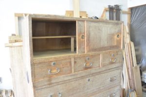 三つ重ね整理箪笥の上台内部