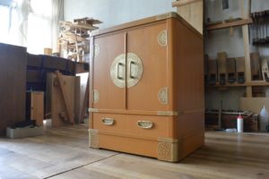 和洋折衷箪笥を厨子に改造