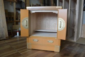 和洋折衷箪笥を厨子に改造