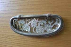 和洋折衷箪笥を厨子に改造