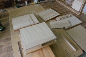 和洋折衷箪笥を厨子に改造