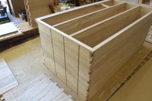 三つ重ね総桐たんすを北欧ビンテージ調のリビングボードとカップボードに再生