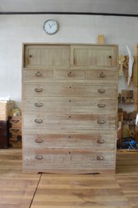 三つ重ね整理箪笥から北欧ビンテージ調チェスト二竿とTVボードに改造