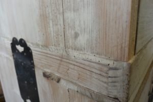 三つ重ね整理箪笥から北欧ビンテージ調チェスト二竿とTVボードに改造