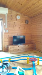 下三中洋の総桐箪笥をローテレビボードに改造