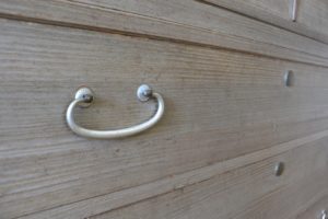 下三中洋の総桐箪笥をローテレビボードに改造