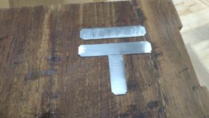 桐たんすの引出しを忍び錠付きの溜塗のポストに改造