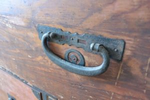 時代箪笥をソファとオットマンに改造