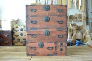 時代箪笥をソファとオットマンに改造