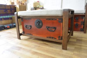 時代箪笥をソファとオットマンに改造