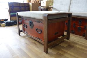 時代箪笥をソファとオットマンに改造