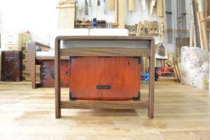 時代箪笥をソファとオットマンに改造