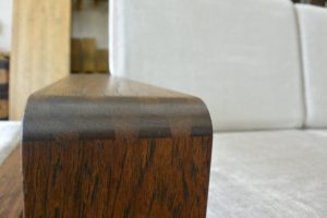 時代箪笥をソファとオットマンに改造