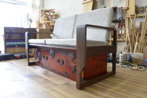 時代箪笥をソファとオットマンに改造