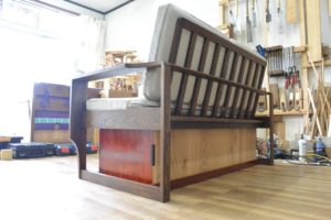 時代箪笥をソファとオットマンに改造