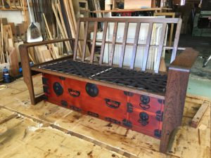 時代箪笥をソファとオットマンに改造