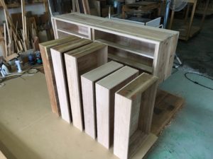 時代箪笥を四つ脚のワイドチェストにアレンジ